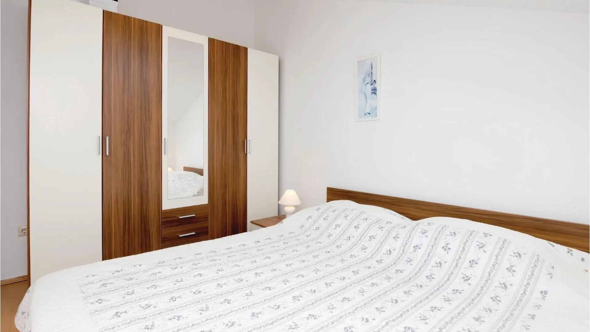 Amazing Apartment In Povljana With Jacuzzi 0*,