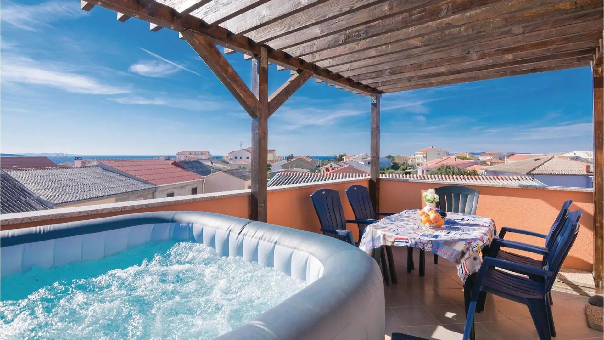 Amazing Apartment In Povljana With Jacuzzi