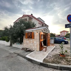 Apartmán Nena, Povljana